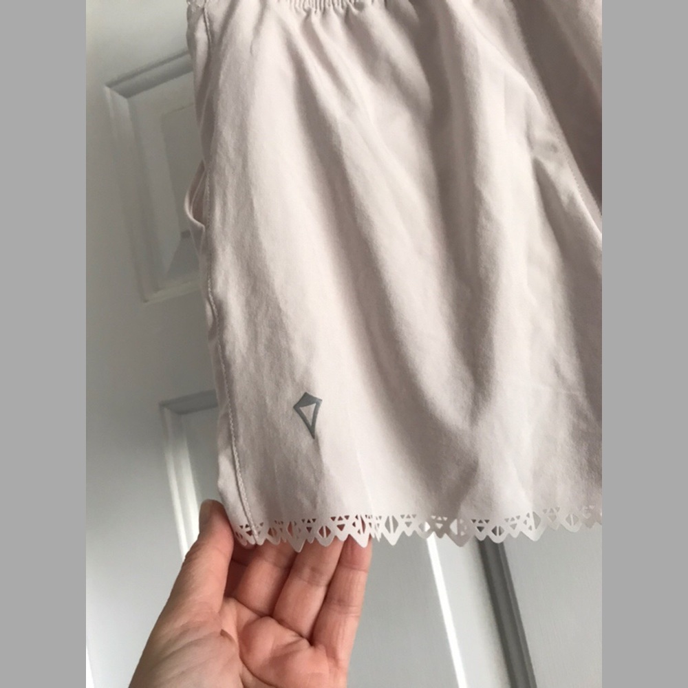 Ivivva Shorts - Picture 3 of 5